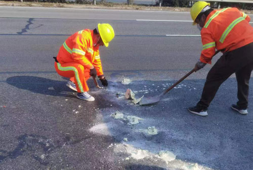 新巴尔虎左公路下沉注浆加固